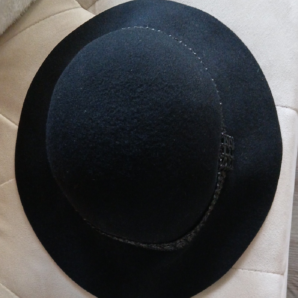 ADORA Elegant Black Wool Hat